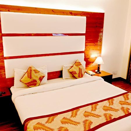 Royal Jardin Whistling Pines Resort Shimla Dış mekan fotoğraf