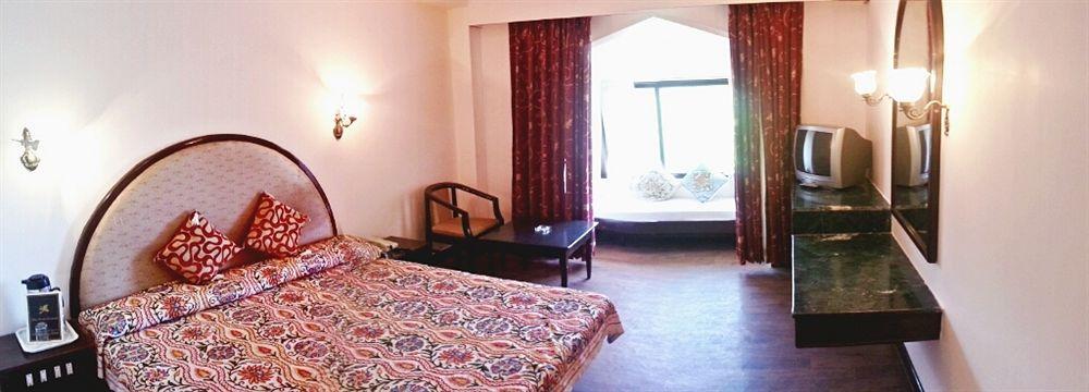 Royal Jardin Whistling Pines Resort Shimla Dış mekan fotoğraf