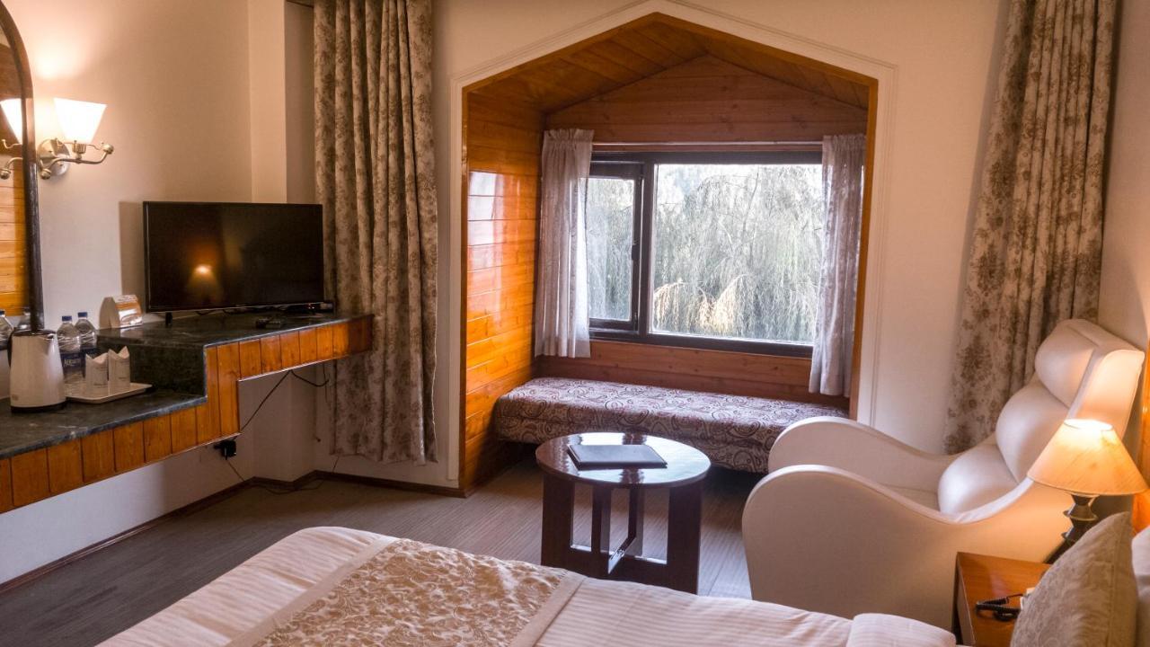 Royal Jardin Whistling Pines Resort Shimla Dış mekan fotoğraf