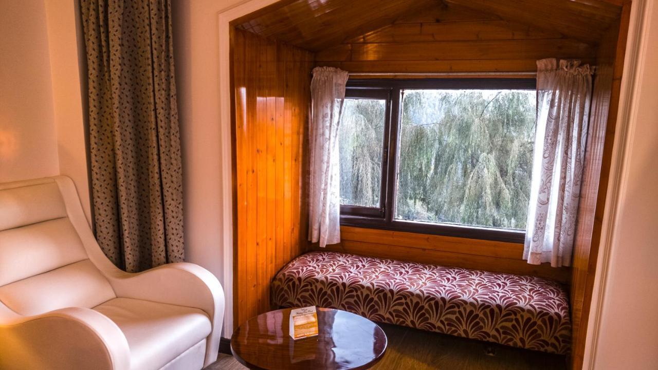 Royal Jardin Whistling Pines Resort Shimla Dış mekan fotoğraf