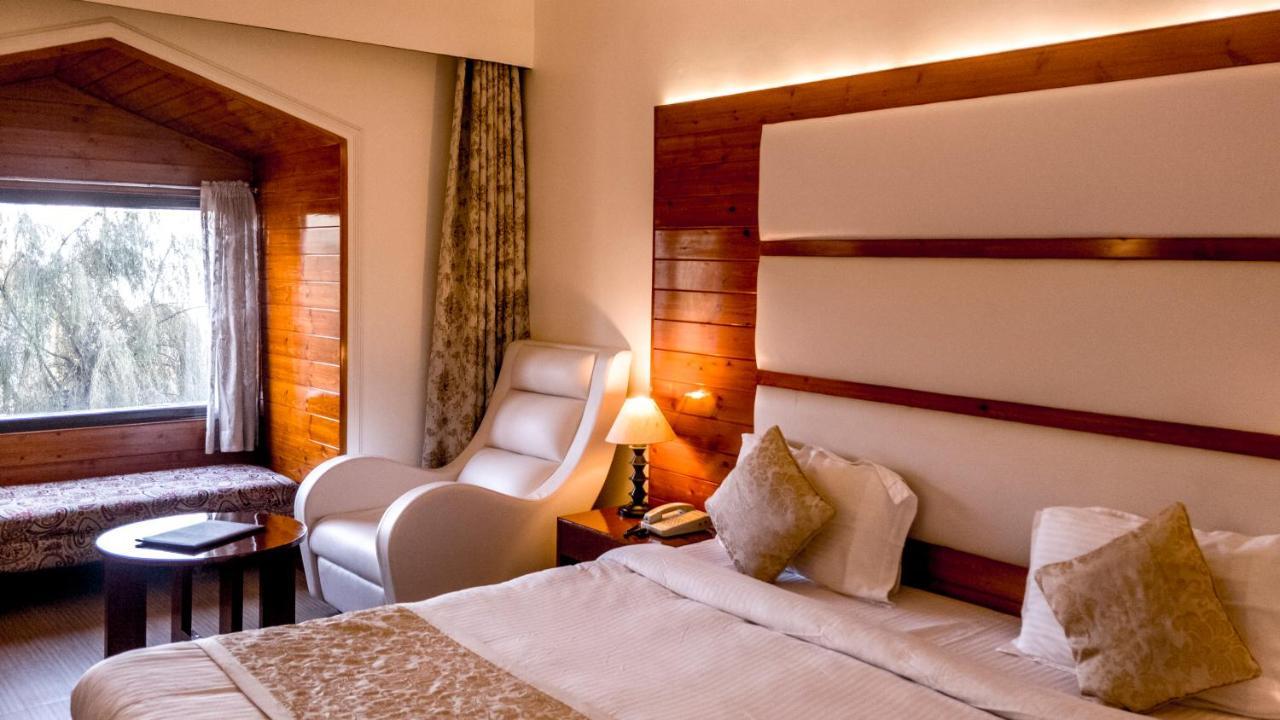 Royal Jardin Whistling Pines Resort Shimla Dış mekan fotoğraf